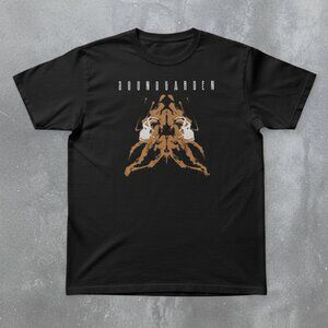 Vintage Style Soundgarden Graphic T-Shirt – 90s Grunge Rock Band Tee